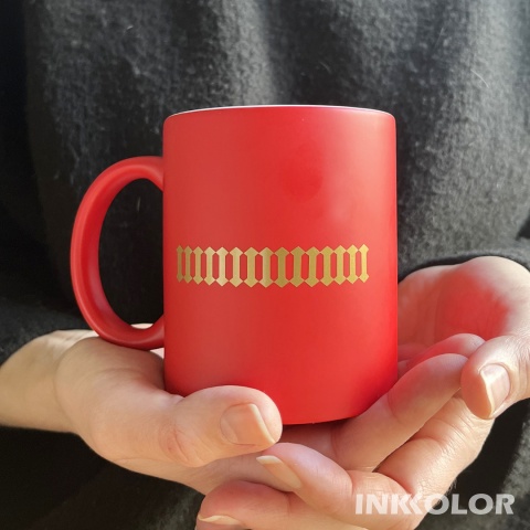 Kubek minimum wersja czerwona ze złotym napisem