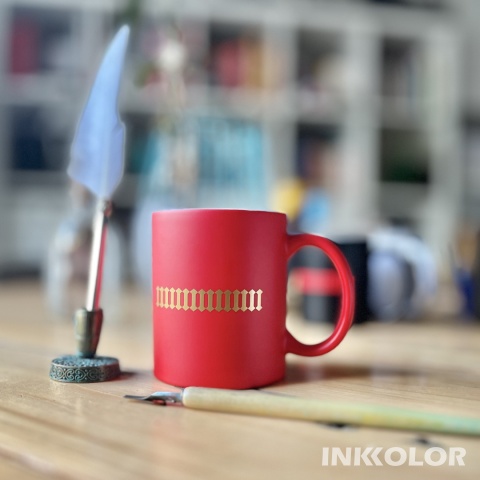 Kubek minimum wersja czerwona ze złotym napisem