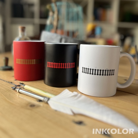 Kubek minimum wersja czerwona ze złotym napisem